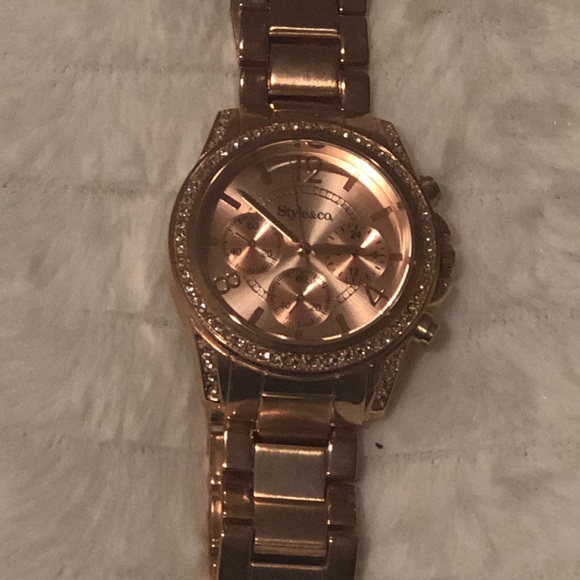Rose gold watch - Picture 7 of 7